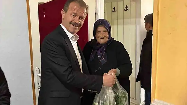Ovacık Belediyesi'nden Üreticiye 5 Bin 600 Fide Desteği