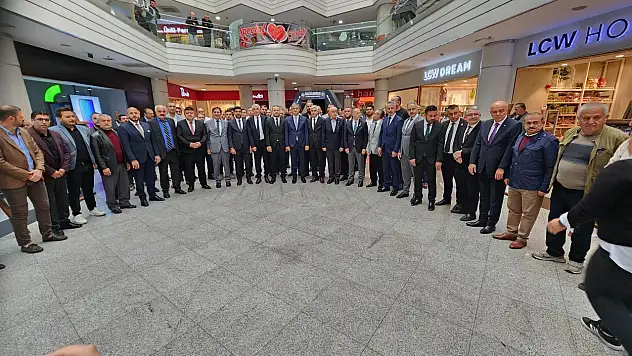 Özçelik İş Sendikası'ndan '8 Kasım' Sergisi
