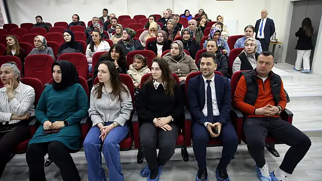 Özel Bireylere Beslenme Eğitimi Veriliyor