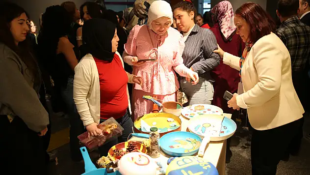 Özel Bireylerin Geri Dönüşüm Sergisi Açıldı