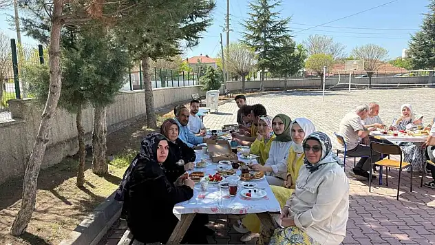 Özel Çocuklardan Anneler Günü Sürprizi