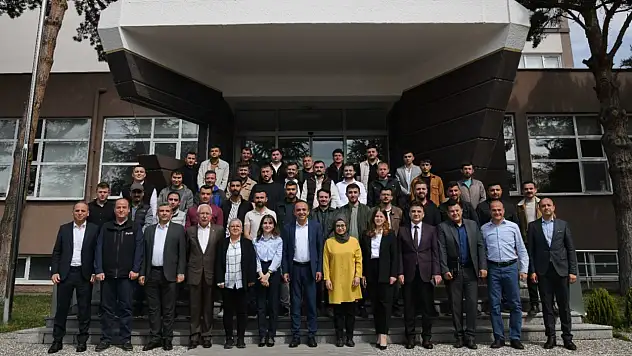 Özel İdare'ye Taze Kan