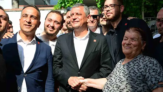 Özgür Özel'den eski milletvekili Köse'ye başsağlığı ziyareti