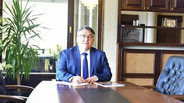 Özölçer: 'Nitelikli Mezunlar Yetiştirme Misyonuyla Yolumuza Devam Ediyoruz'