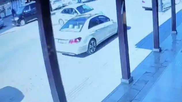 Park halindeki araçlara çarpan alkollü sürücüye 50 bin lira ceza