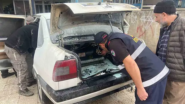 Park Halineki Araçta Yangın Çıktı