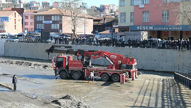 Pazar Yeri Köprüsünün İskeleti Monte Edildi