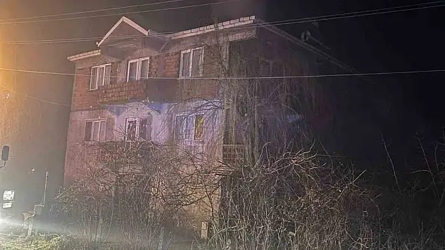 Perşembe'de Çatı Alevlere Teslim Oldu