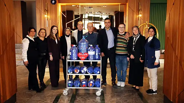 Pet Şişelerin Kapakları Tekerlekli Sandalye Oluyor