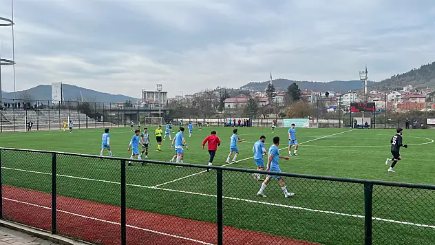Pınarbaşı'nda Futbol Karşılaşmasına Yoğun İlgi
