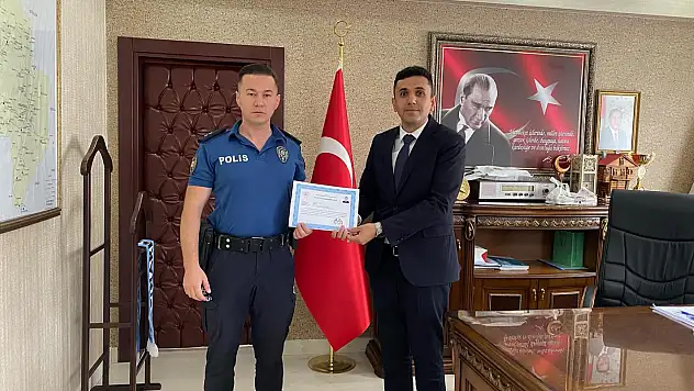 Pınarbaşı'nda İlçe Emniyet Amirine Üstün Başarı Belgesi