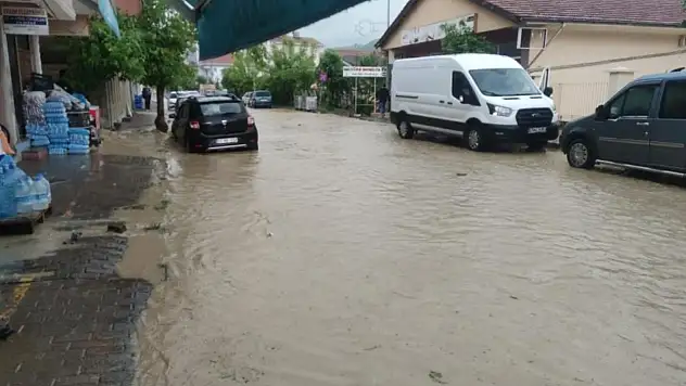 Pınarbaşı ve Ağlı'yı sel vurdu