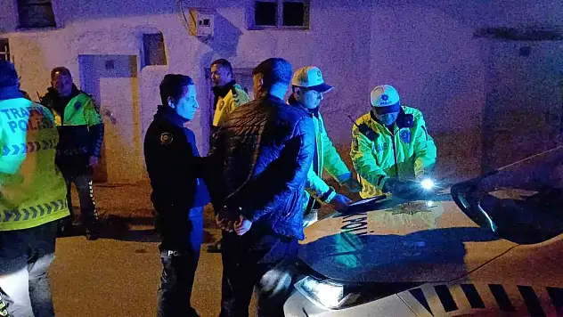 Plakasız Otomobille Polisten Kaçtılar