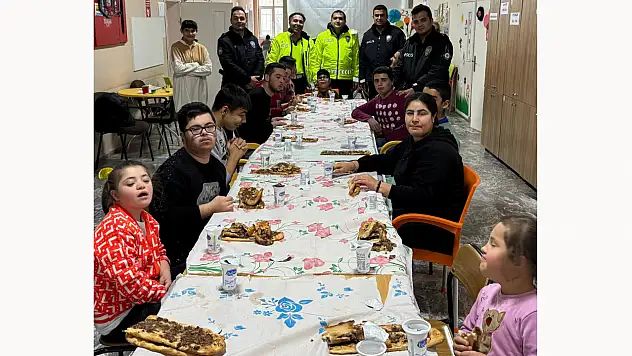 Polis Ekipleri Özel Bireylerle Buluştu