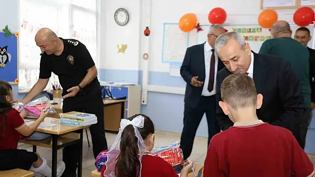 Polis Emeklileri Derneğinden öğrencilere okula başlangıç seti desteği