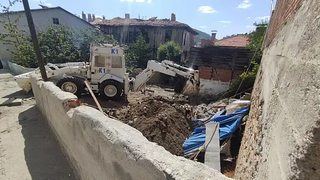Polis kızından ilginç iddia: 'Babam bahçeye bomba gömmüş'