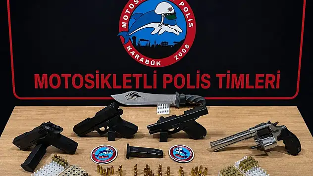 Polisin şüphe üzerine durdurduğu araçtan silah çıktı