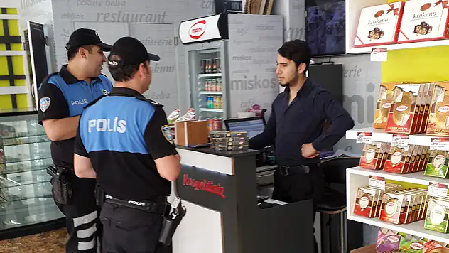 Polisten esnafa sahte para uyarısı