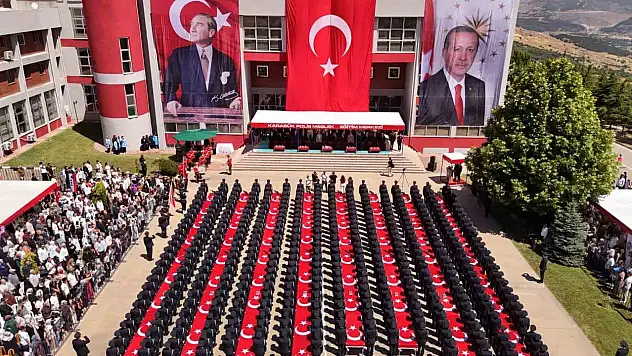 POMEM'de mezuniyet coşkusu: 408 öğrenci polisliğe ilk adımını attı