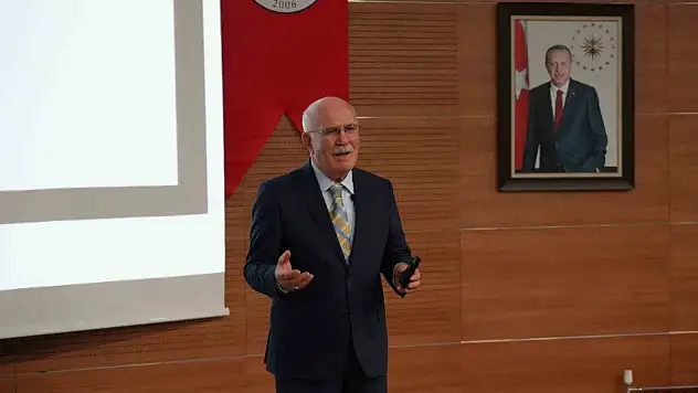 Prof. Dr. Ekrem Savaş: 'Avrupalılar, Müslümanlardan Tercüme Etmiş Oldukları Kitaplara Kendi İsimlerini Yazmışlardır'