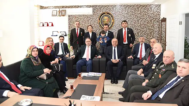 Protokolden, Şehitler Derneği'ne ziyaret