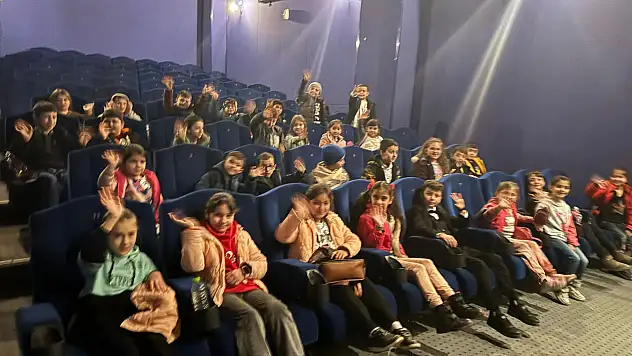 Rafadan Tayfa Kapadokya Filmini İzlediler