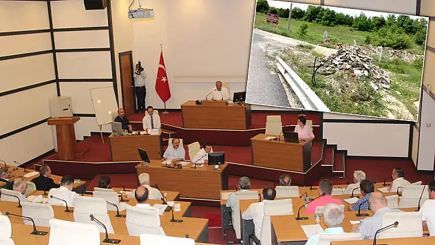 Rastgele dökülen çöp ve molozlara kesin çözüm Belediye Meclisi'nden