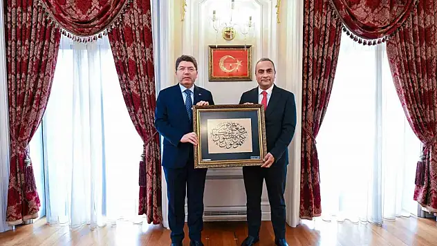 Rektör Akkaya, Uluslararası Başarıları Bakan Tunç'a Anlattı