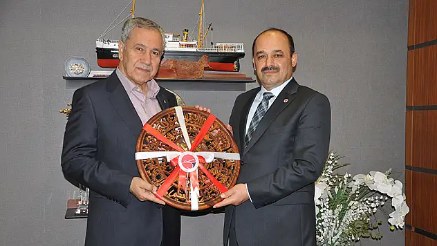 Rektör Aydın, Arınç'ı ziyaret etti