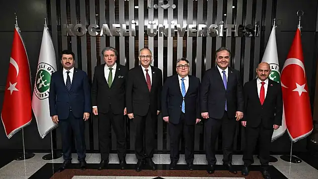 Rektör Özölçer, Genç Araştırmacılarla Bir Araya Geldi