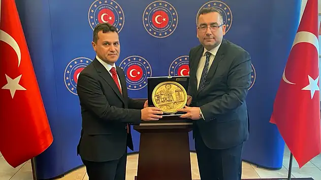 Rektör Topal'dan, Tiran Büyükelçisi'ne Ziyaret