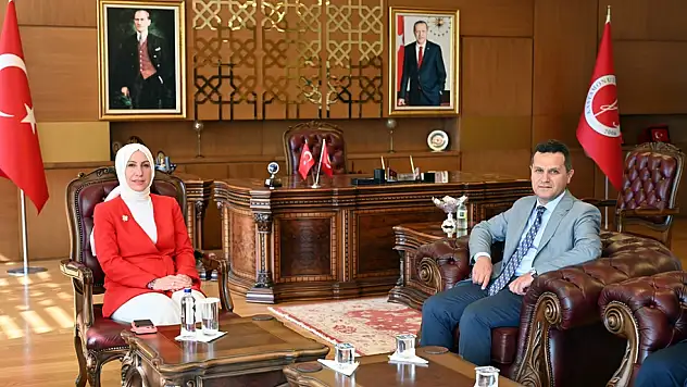 Rektör Topal Misafirini Ağırladı