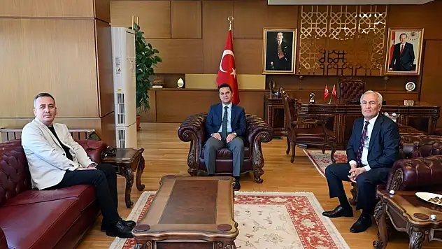 Rektör Topal Misafirlerini Ağırladı