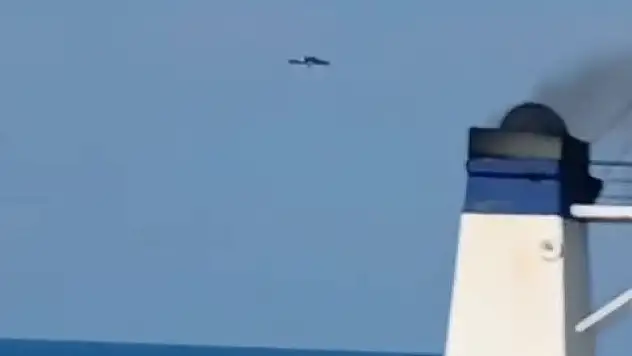 Ro-Pax gemisinde dron paniği kameraya yansıdı