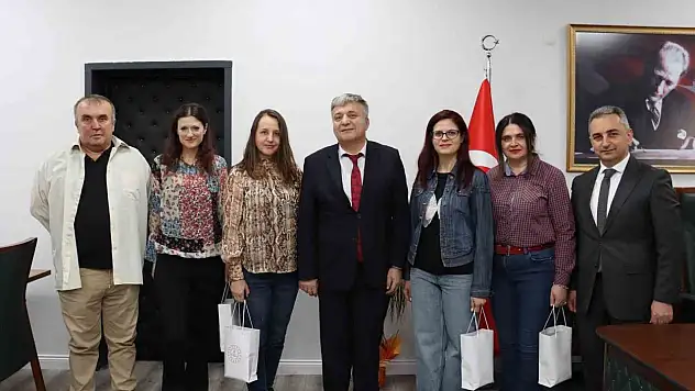 Romanyalı Öğretmenler, İl Millî Eğitim Müdürü Bozkan'ı Ziyaret Etti