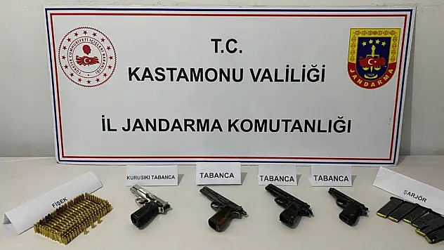 Ruhsatsız Silahlar Ele Geçirildi