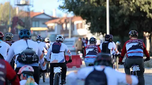 Safranbolu'da bisiklet festivalinde pedallar tarih ve doğanın izinde döndü