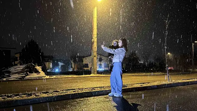Safranbolu'nun Yüksek Kesimlerinde Kar Yağışı Etkili Olmaya Başladı