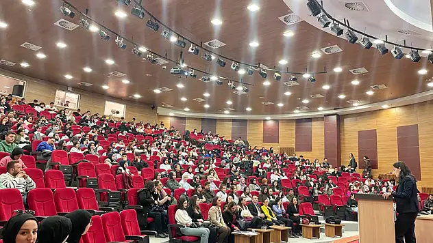 Sağlık Bilimleri'nde Mezun Öğrenci Buluşma Etkinliği