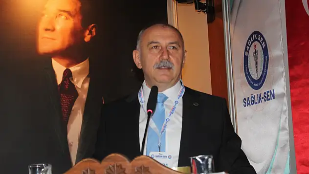 Sağlık-Sen'de Mehmet Öz Güven Tazeledi