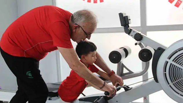 Sağlıklı Yaşam için Dedeler ve Torunlar Sporda Buluştu