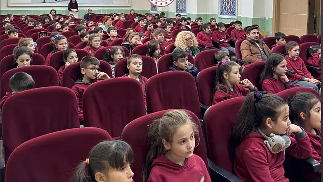 Sağlıklı Yaşam Konulu Seminer Verildi