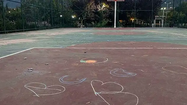 Sahaya Yazı Yazdılar, Belediye Uyardı
