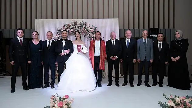 Şamil Buğra İle Dilhan Evlendi