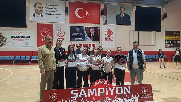 Şampiyonlar Belli Oldu Erkeklerde Fen, Kızlarda Göl