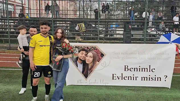 Şampiyonluk Maçında Evlilik Teklifi