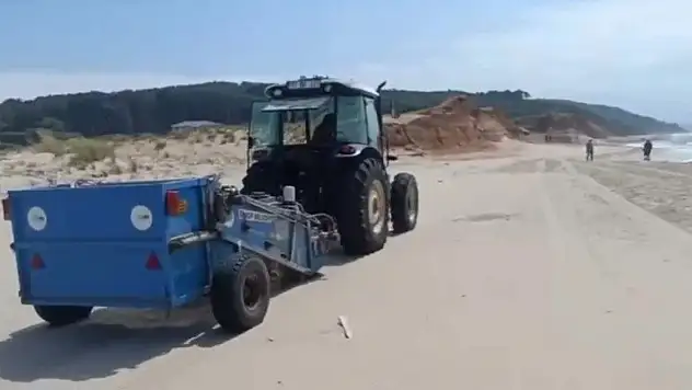 Sarıkum Sahilinde Temizlik Mesaisi