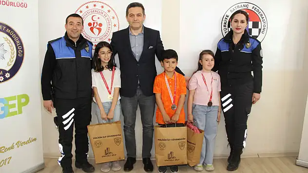 Satrancın Kazananları Ödüllendirildi