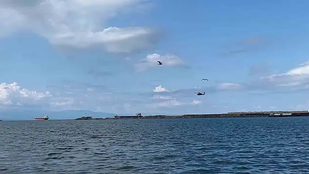 Savaş helikopterlerinin eğitim uçuşu Ereğli'de heyecan yaşattı