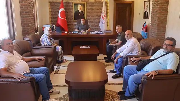 Şehit ailelerinden Kaymakam Karataş'a ziyaret